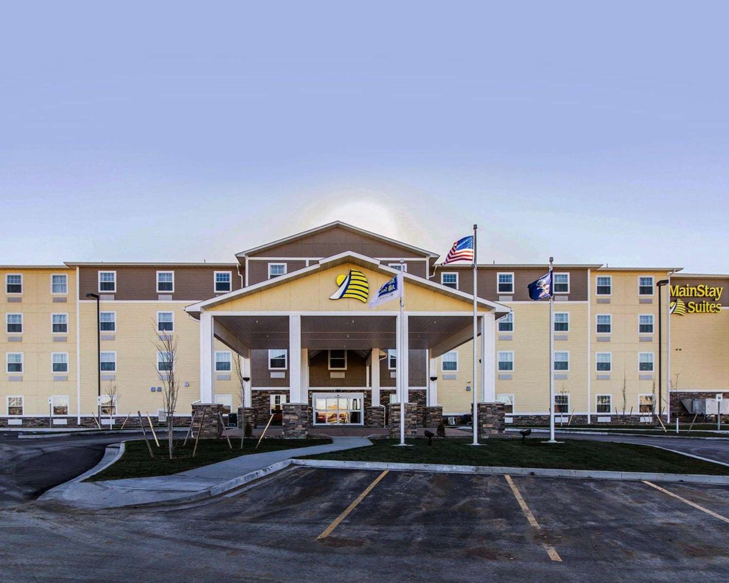 Mainstay Suites Watford City 1/14