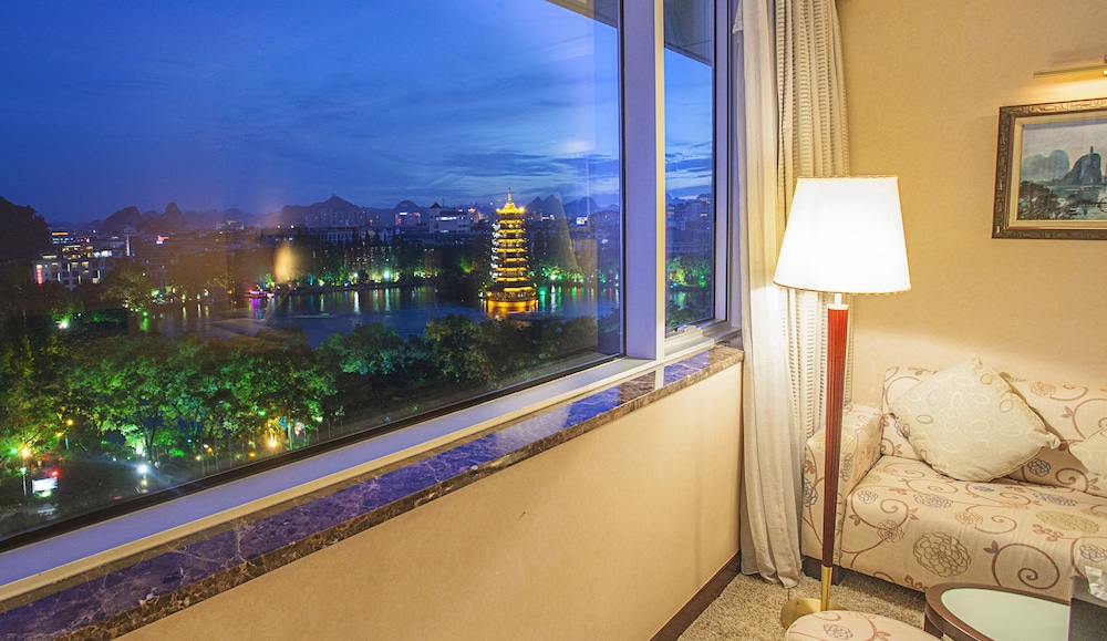 Lijiang Waterfall Hotel 5/71