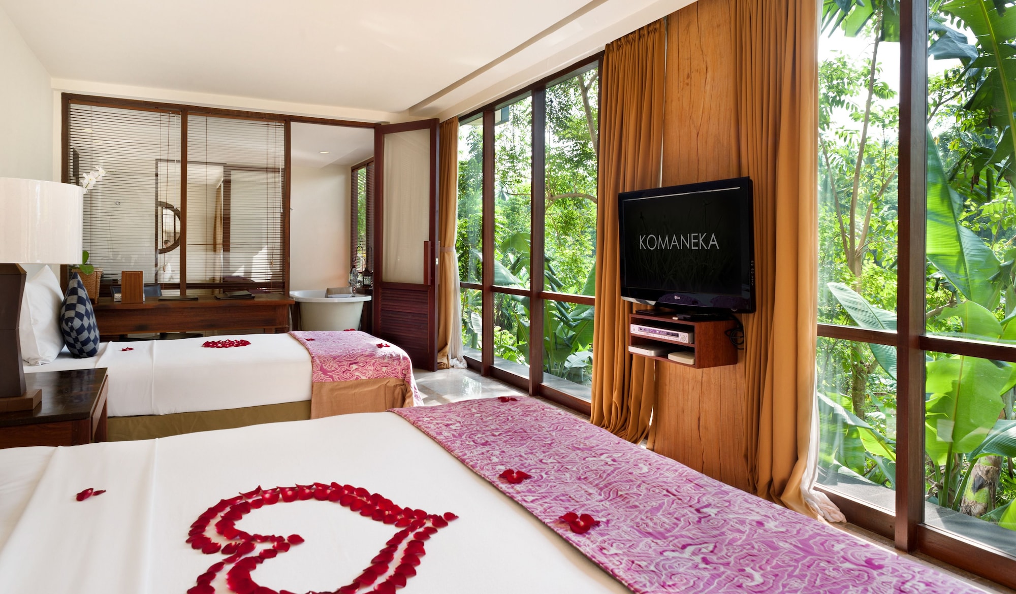 1 BEDROOM, FAMILY SUITE