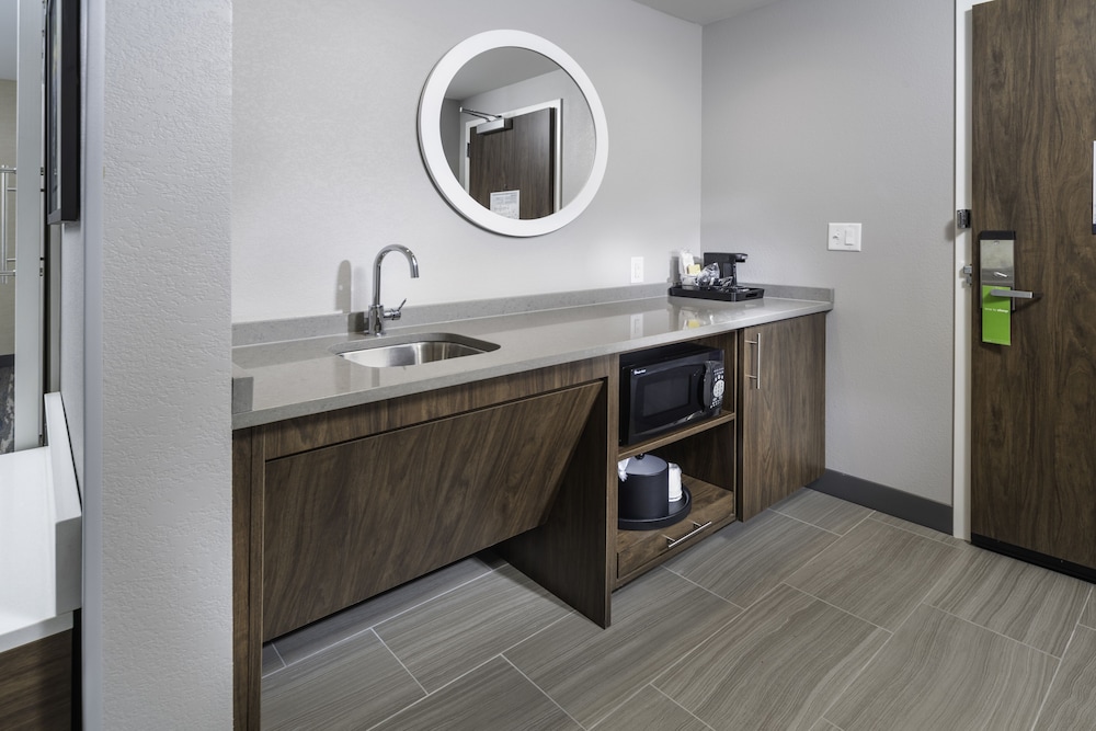 Hampton Inn and Suites Conway 23/43