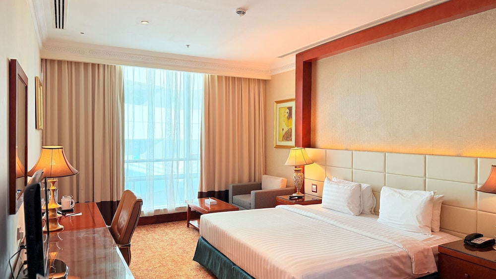 SUPERIOR, KING BED