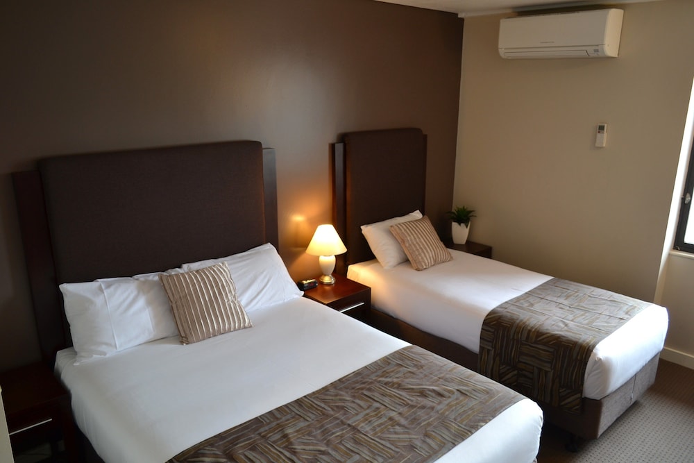 Madison Plaza Townsville 23/64
