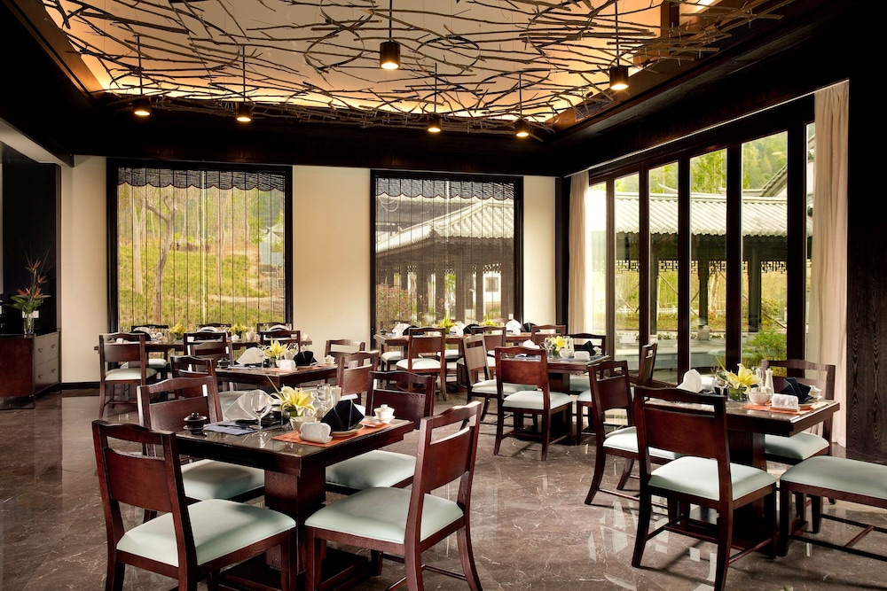 Banyan Tree Tengchong 68/81