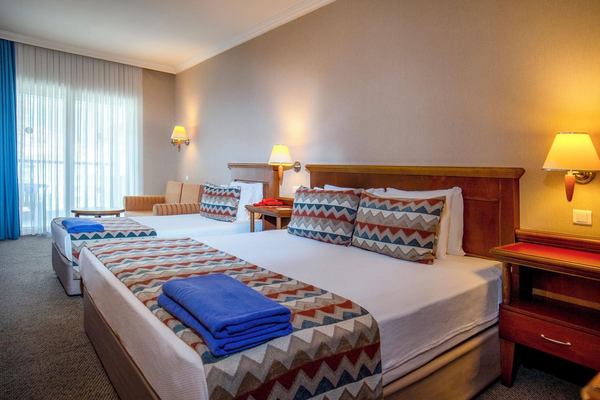 Room, Double or Twin Bed, City View