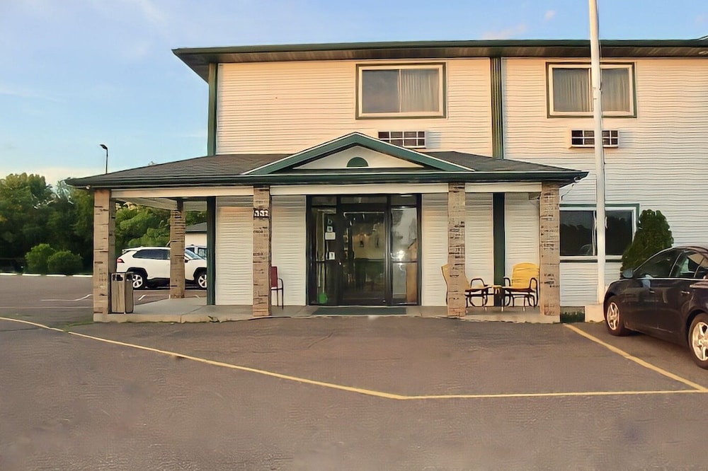AmeriVu Inn and Suites-Stanley 38/47