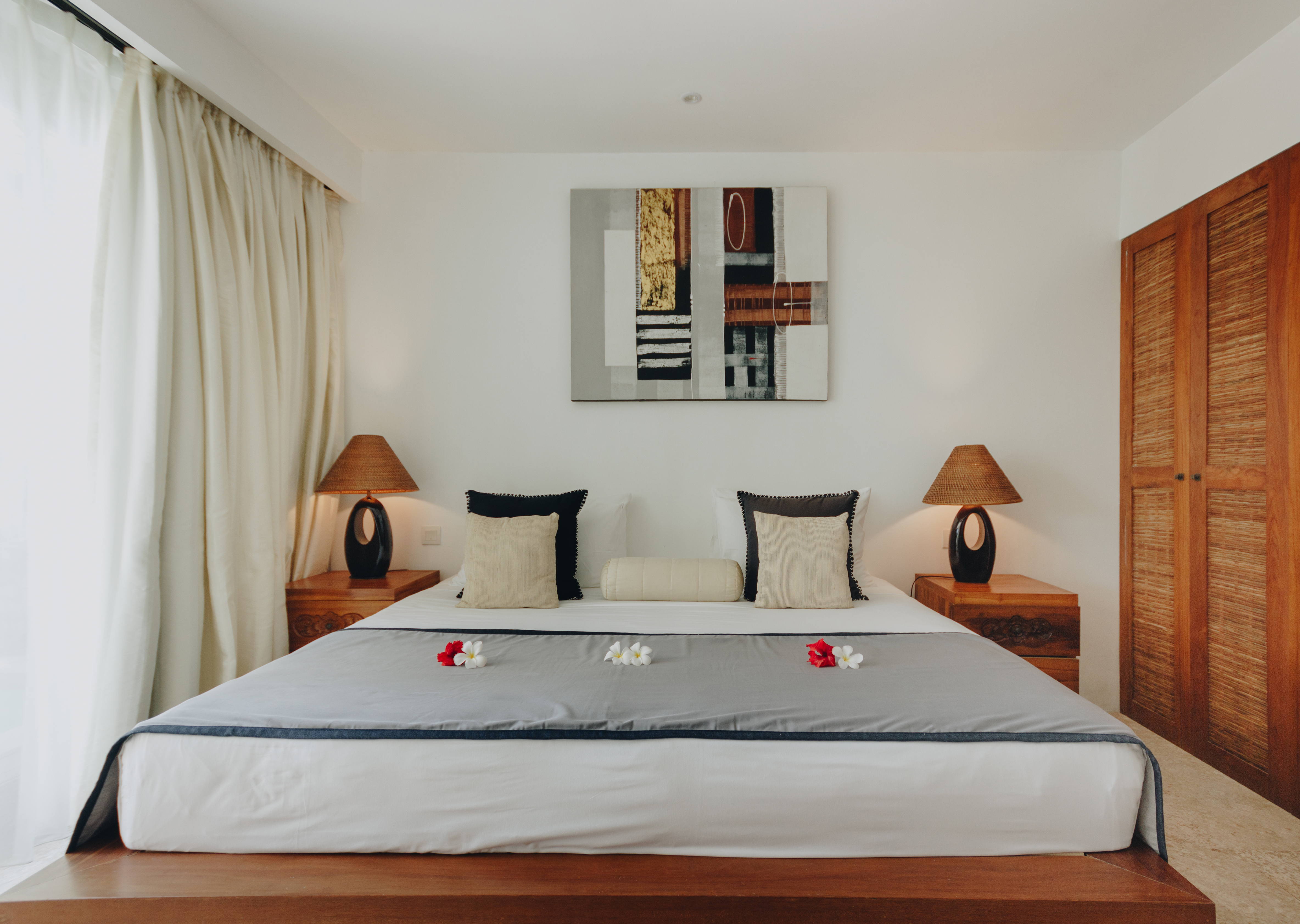 2 Bedroom Apartment with Pool