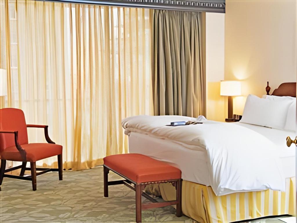 جناح بسرير كينج بشرفة، InterContinental Kansas City at the Plaza 3/6