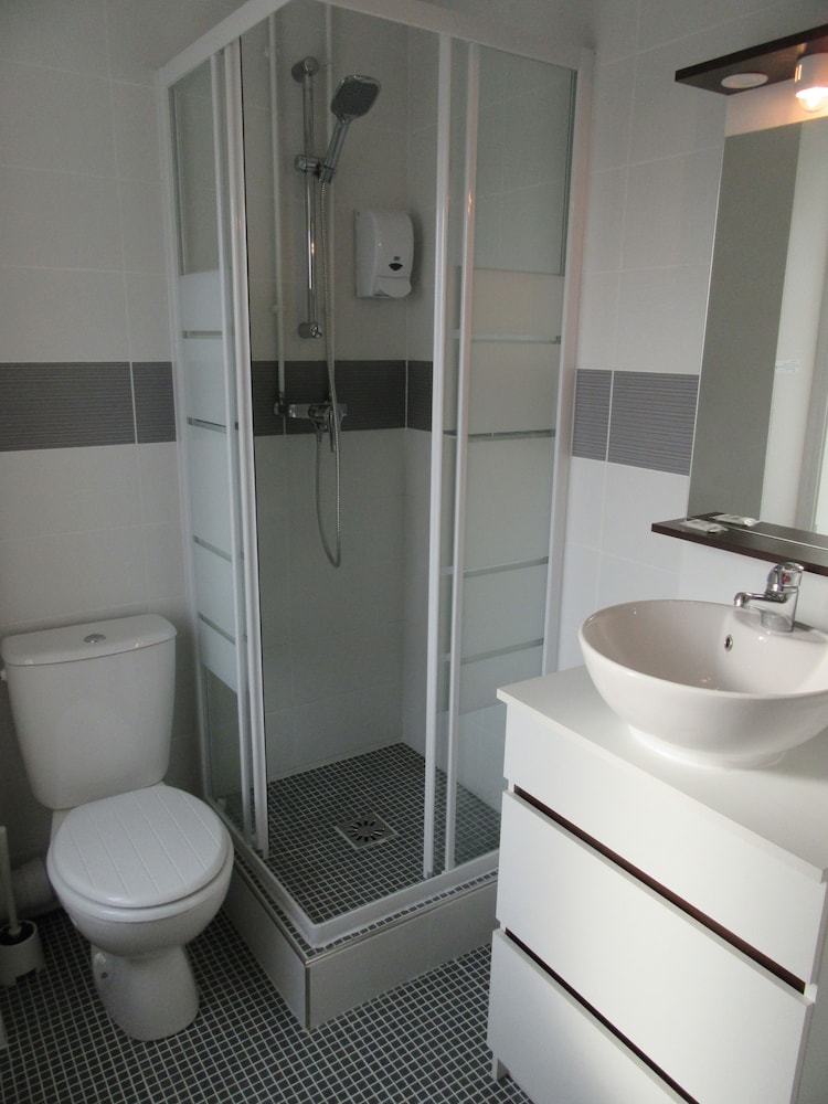 Sorti P Tit Dej Hotel Saintes 43/50
