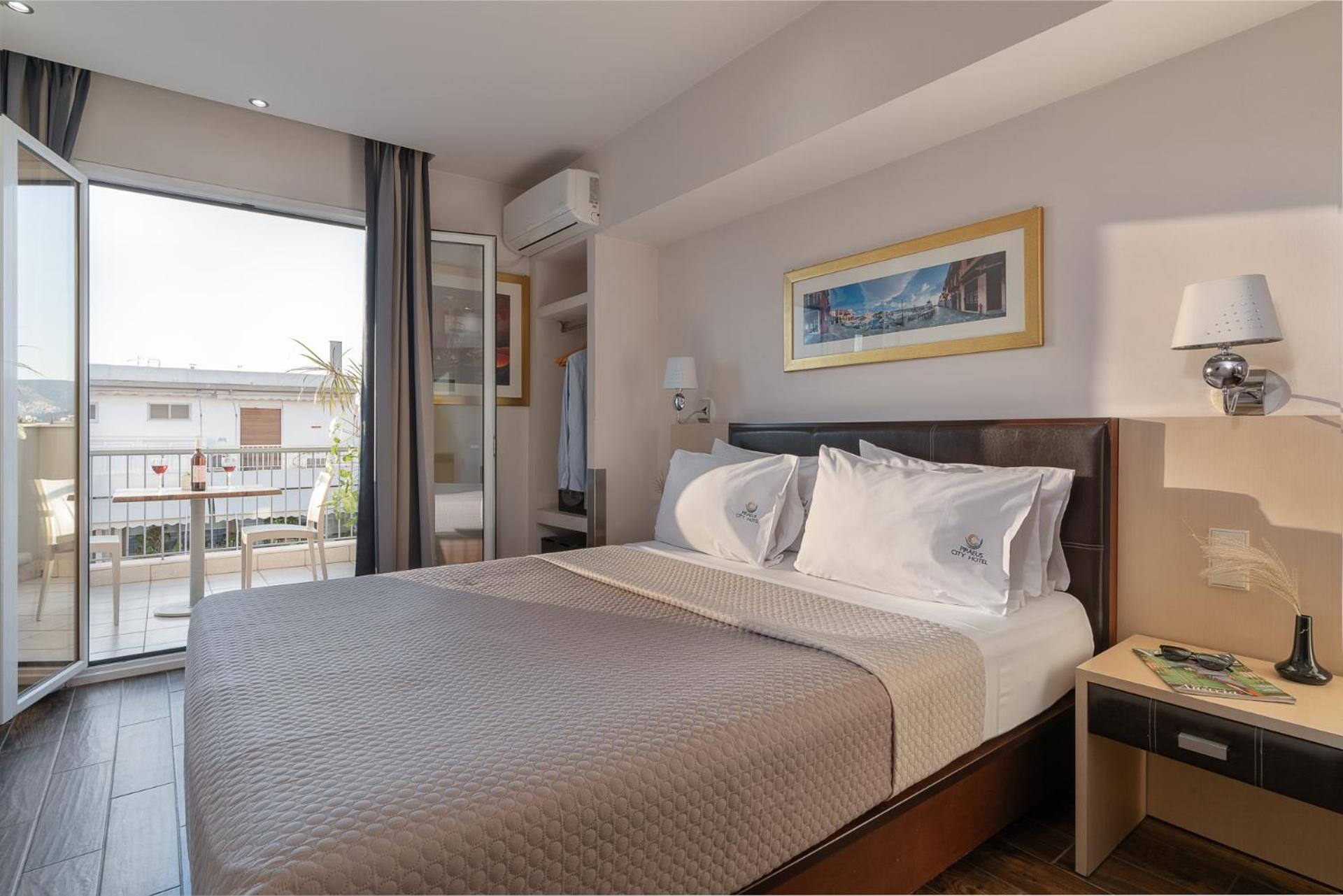 غرفة بسرير مزدوج بإطلالة على البحر بشرفة، Piraeus City Hotel 4/10