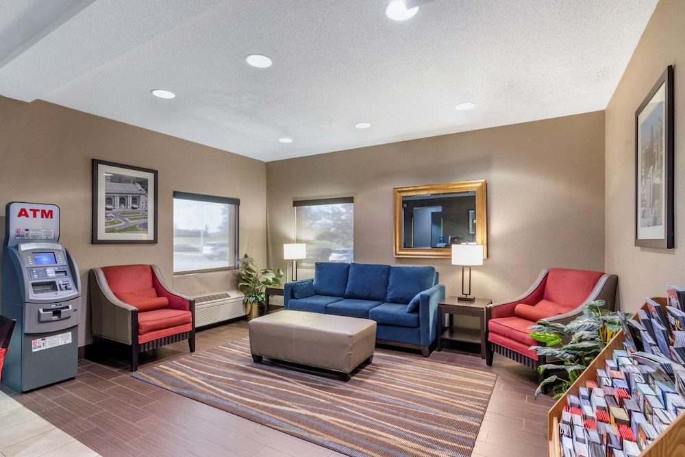 Comfort Inn and Suites Lees Summit Kansas City 24/50