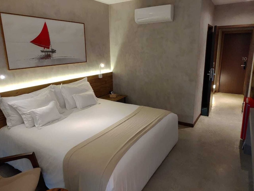MELIA, SUITE