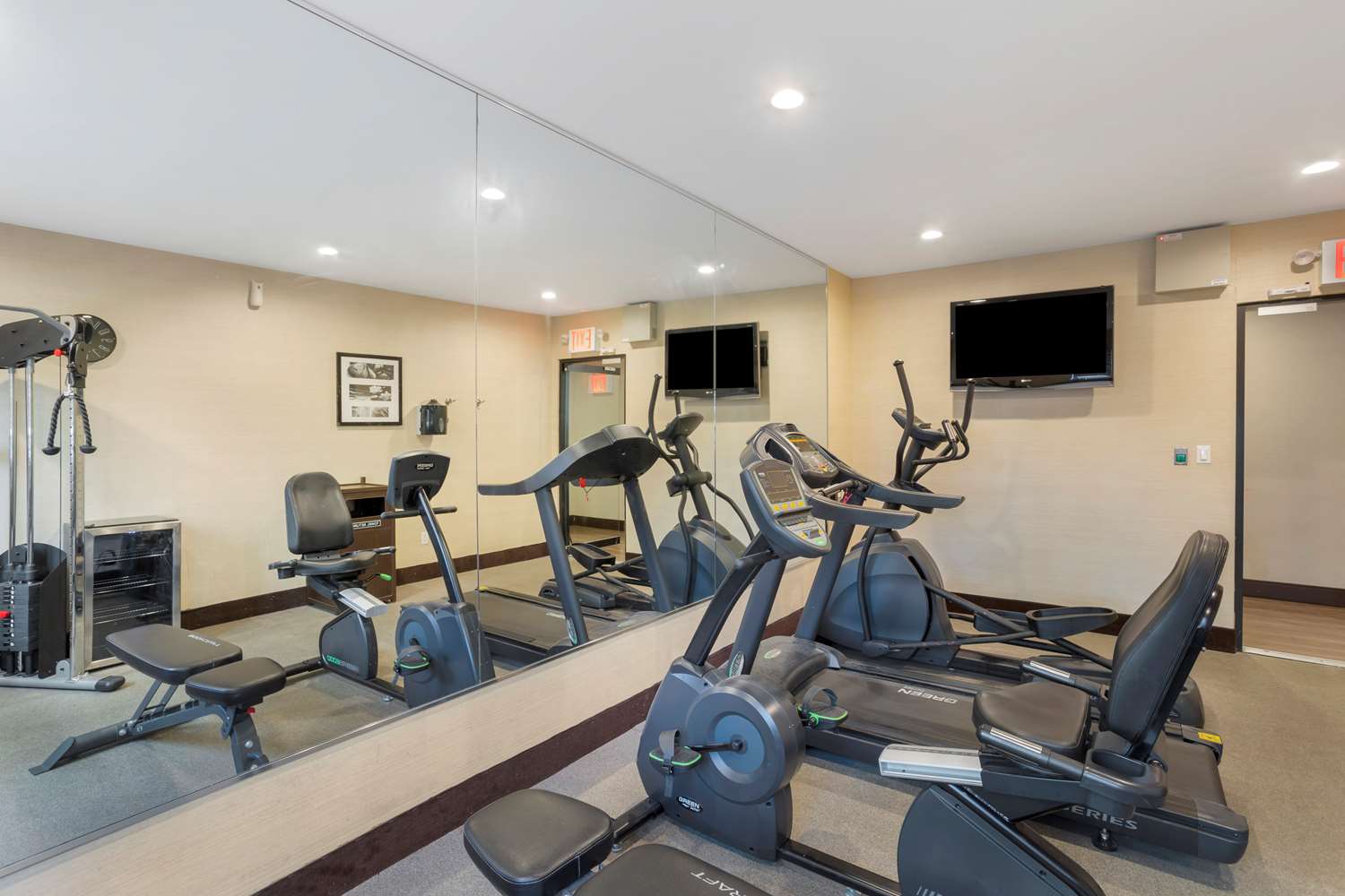 Best Western Plus Plaza Hotel Long Island City 10/22