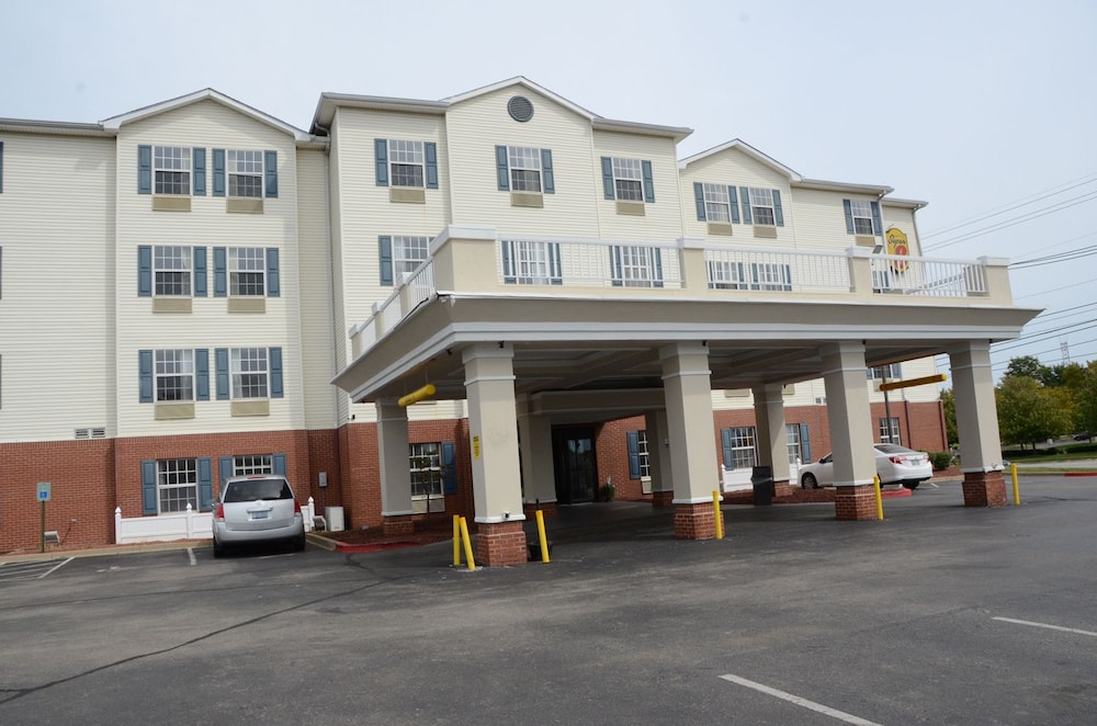 Super 8 by Wyndham Louisville/Expo Center 4/32