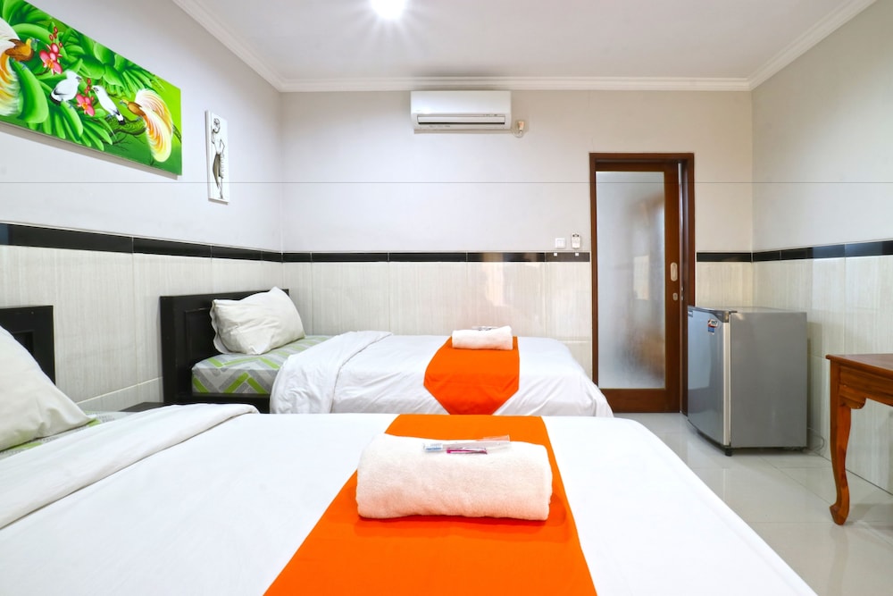 DELUXE, TWIN BEDS