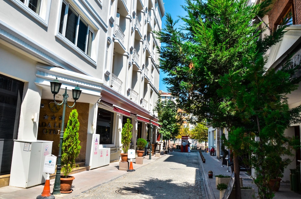 Ada Life Hotel 51/56