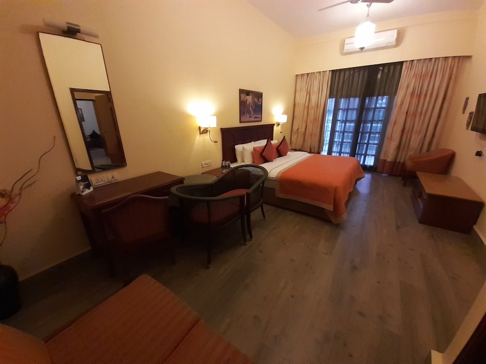 Room at Gir Serai Ihcl Seleqtions, Mendarda