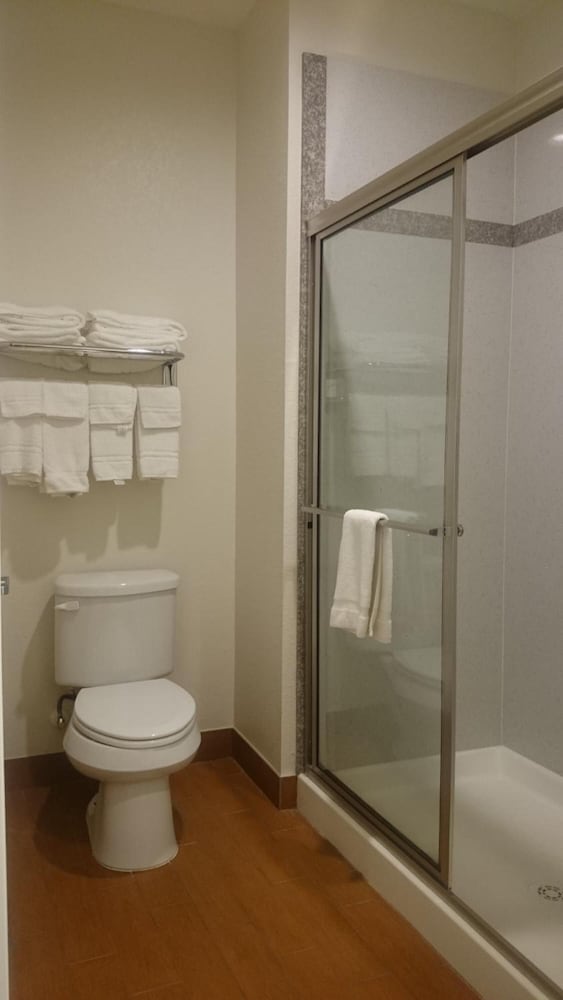 Americas Best Value Inn & Suites Houston NW 32/36