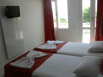 Lucky Monkey Hotel 28/50