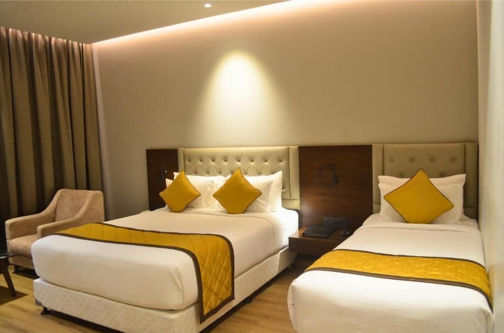 The Aurum Subrahmanya 15/50