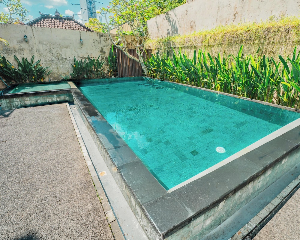THE RINAYA CANGGU 25/49