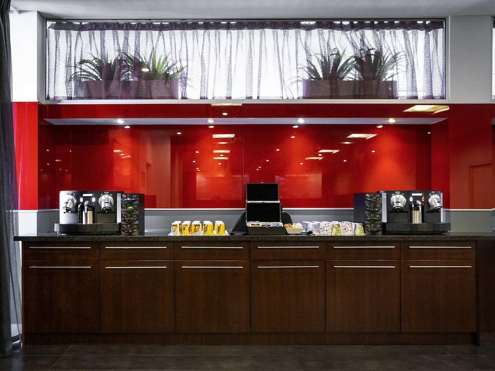 Adelaide Rockford Hotel 6/50