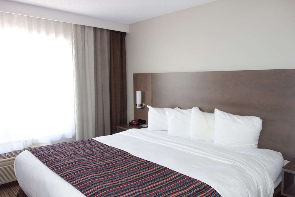 Country Inn Suites By Radisson Mason City Ia 12/50
