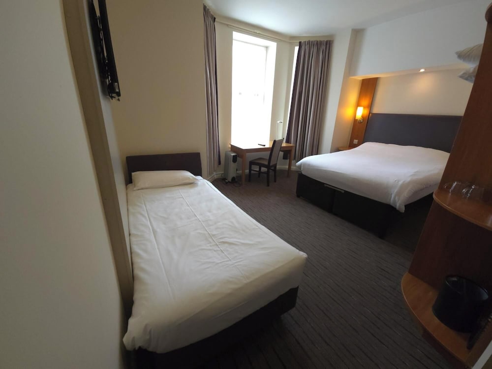 Premier Inn Bournemouth East Lynton Crt 24/54