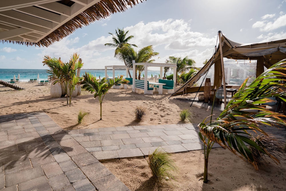 La Playa Orient Bay 68/72