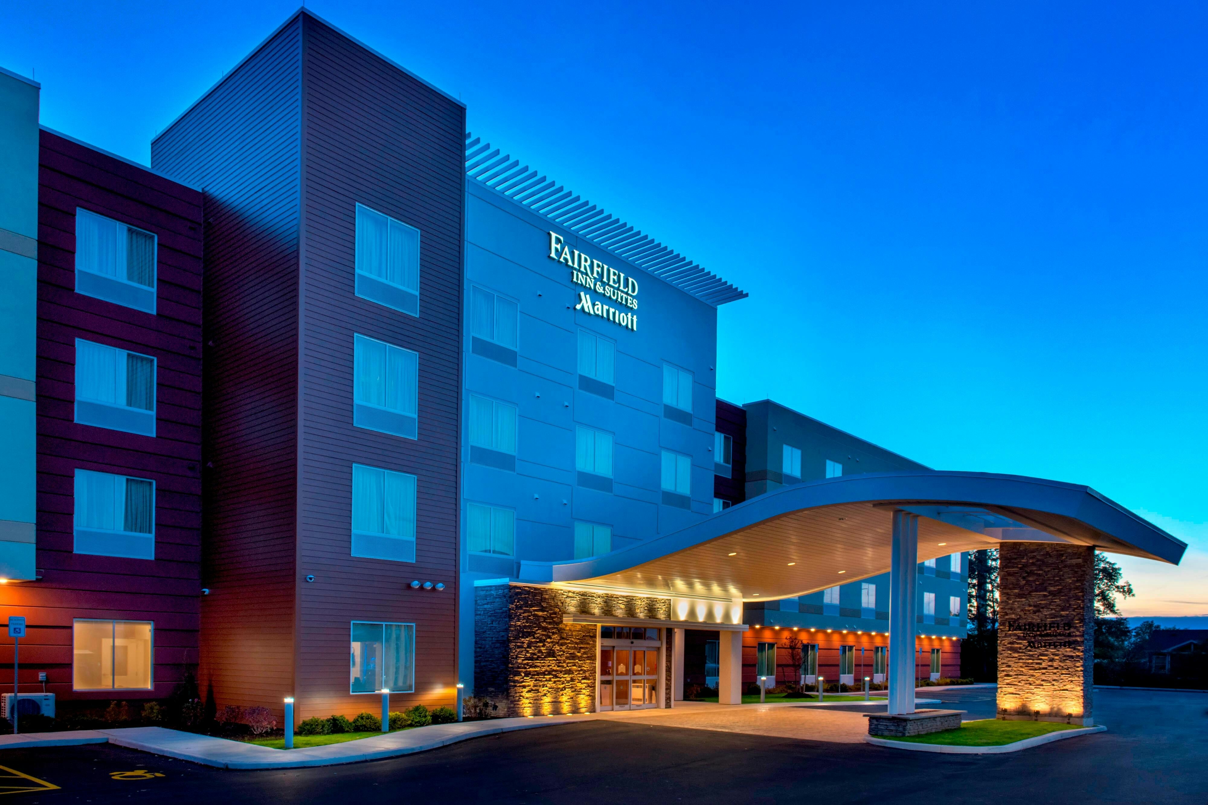 Fairfield Inn Suites By Marriott Buffalo Amherst University 35/35