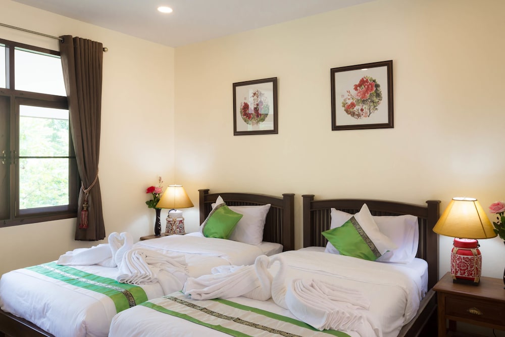 Huean Kham Hom Resort 10/72
