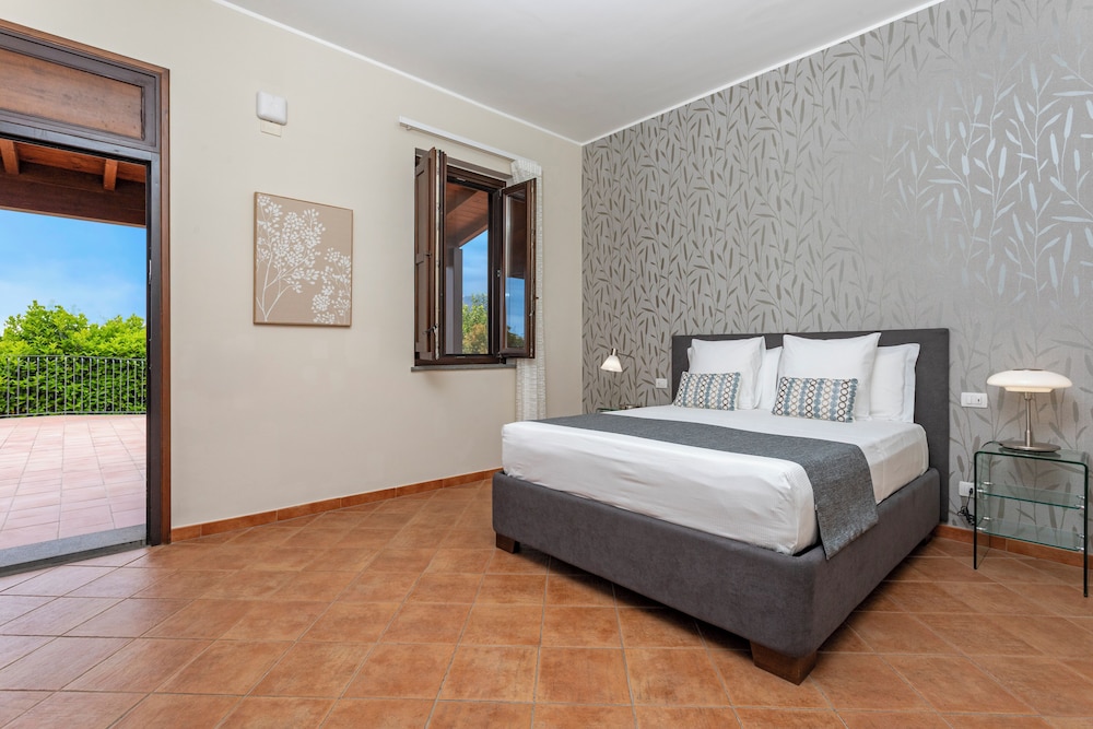 Cedro, Deluxe, Quadruple, 1 Queen and 1 Single Bed, Murphy Bed, Accessible