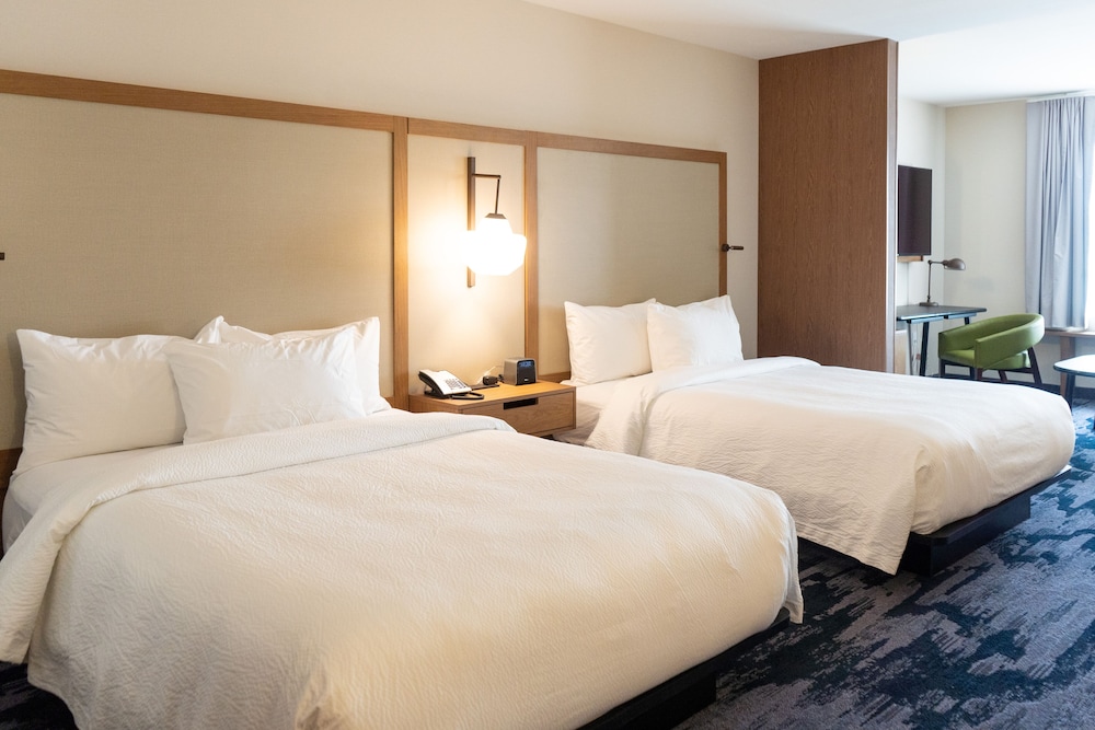 Fairfield Inn & Suites by Marriott Brooksville Suncoast Parkway 16/56