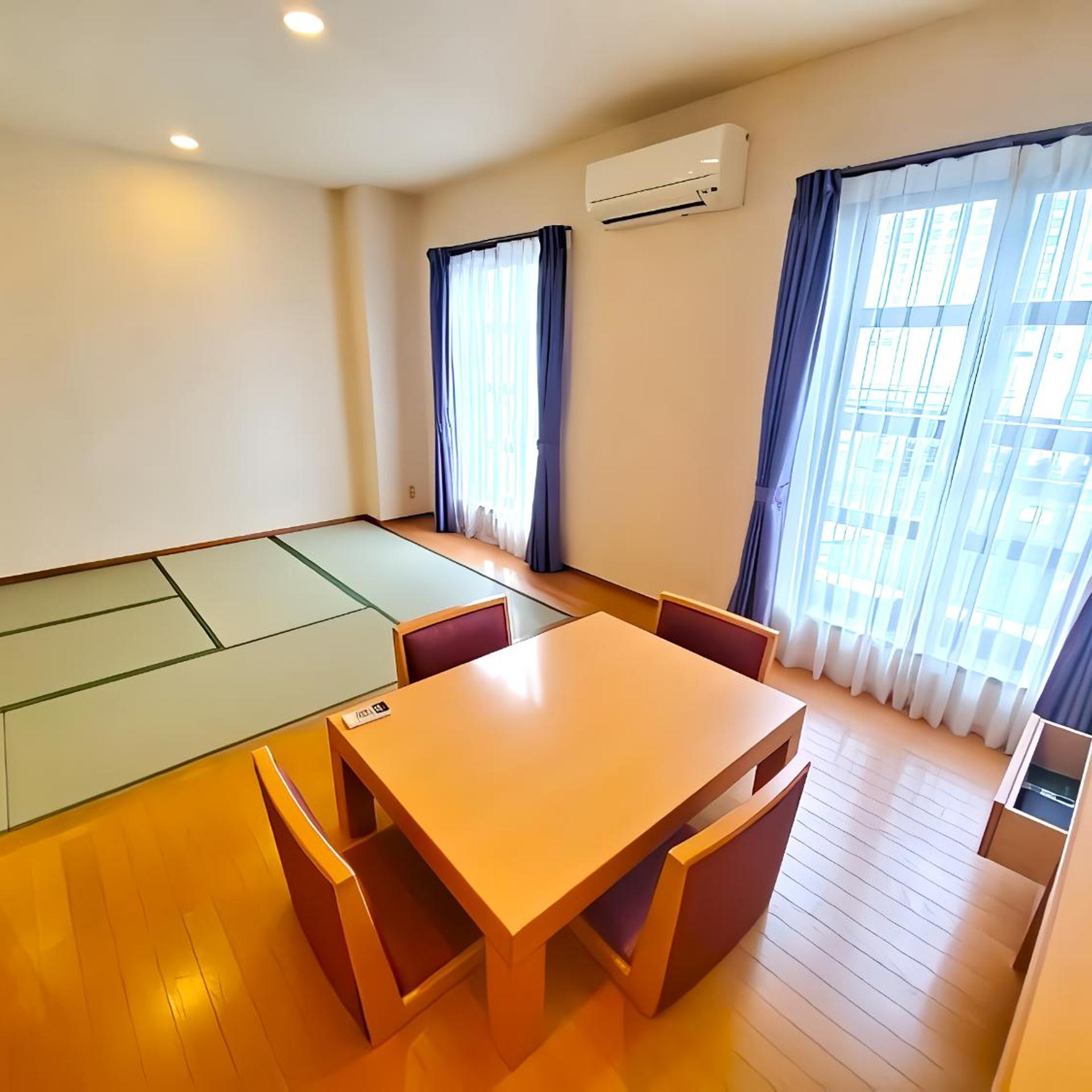 Room, Quadruple