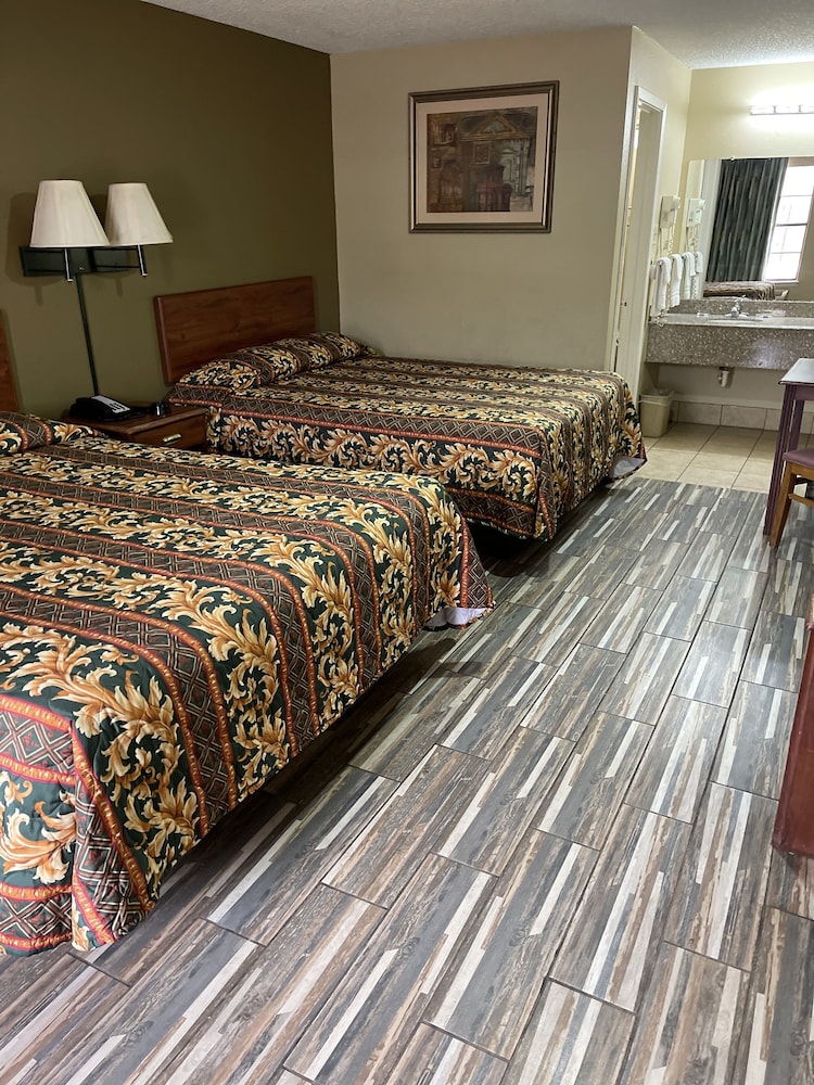 Plaza Inn Big Spring 38/50