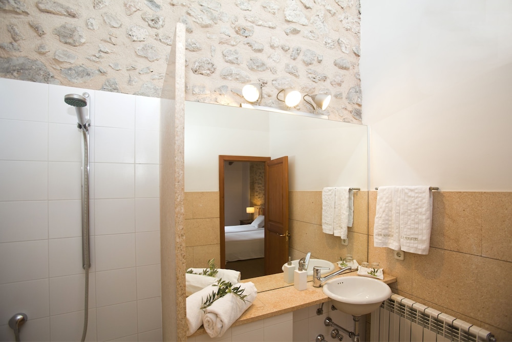 Hotel Can Moragues 50/50