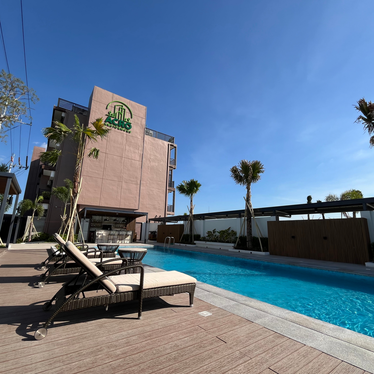 Acro Residences 23/25
