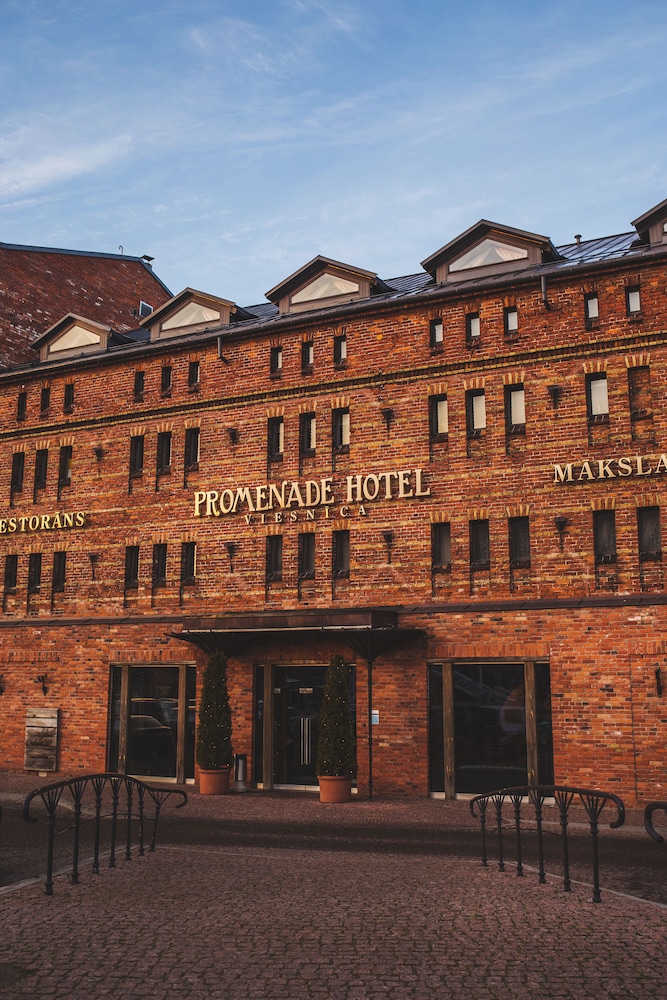 Promenade Hotel 2/53