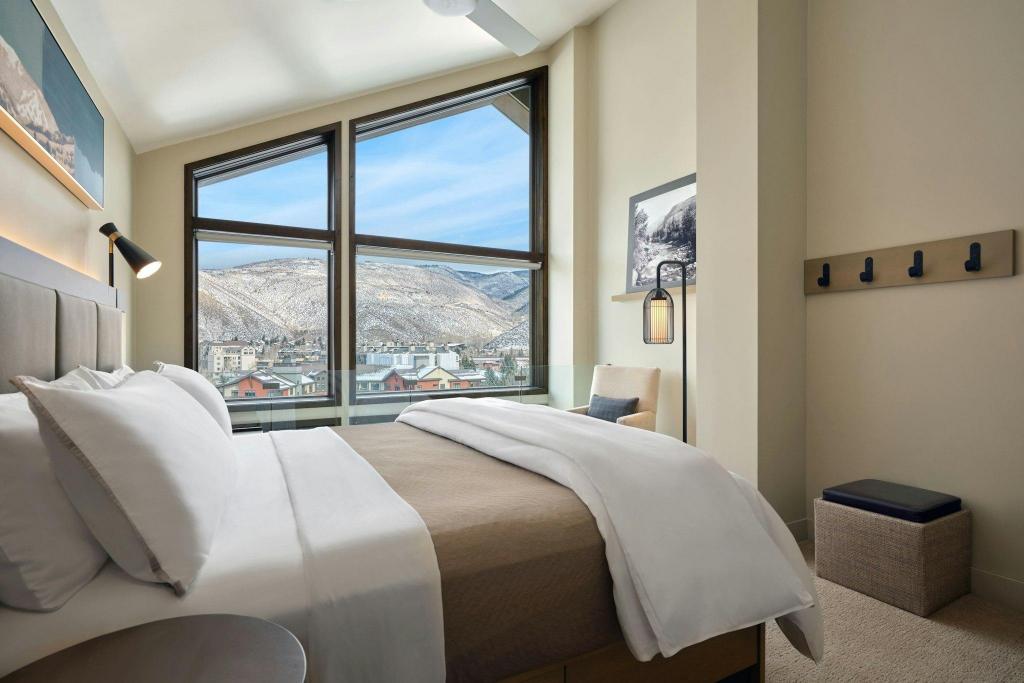 Bi Level, Loft, Suite, King Bed, Valley View, Sofa, Balcony
