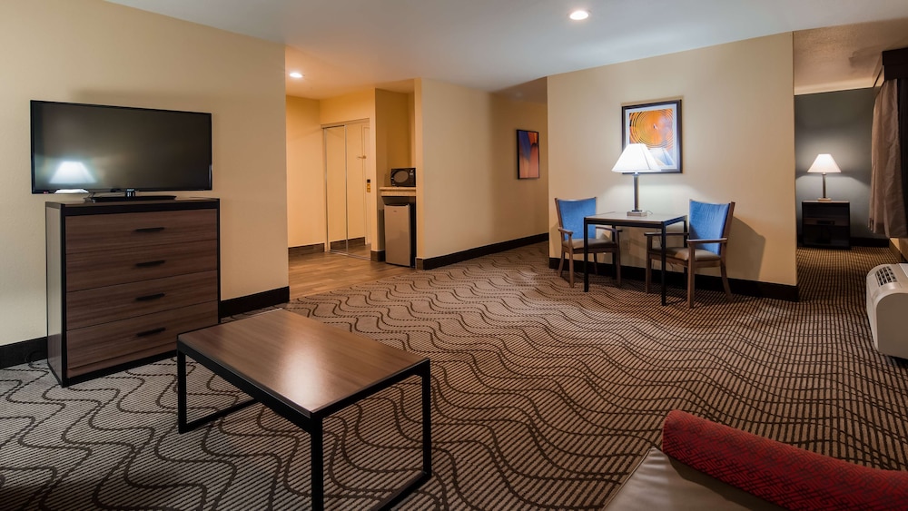 Best Western Plus Heritage Inn 27/44