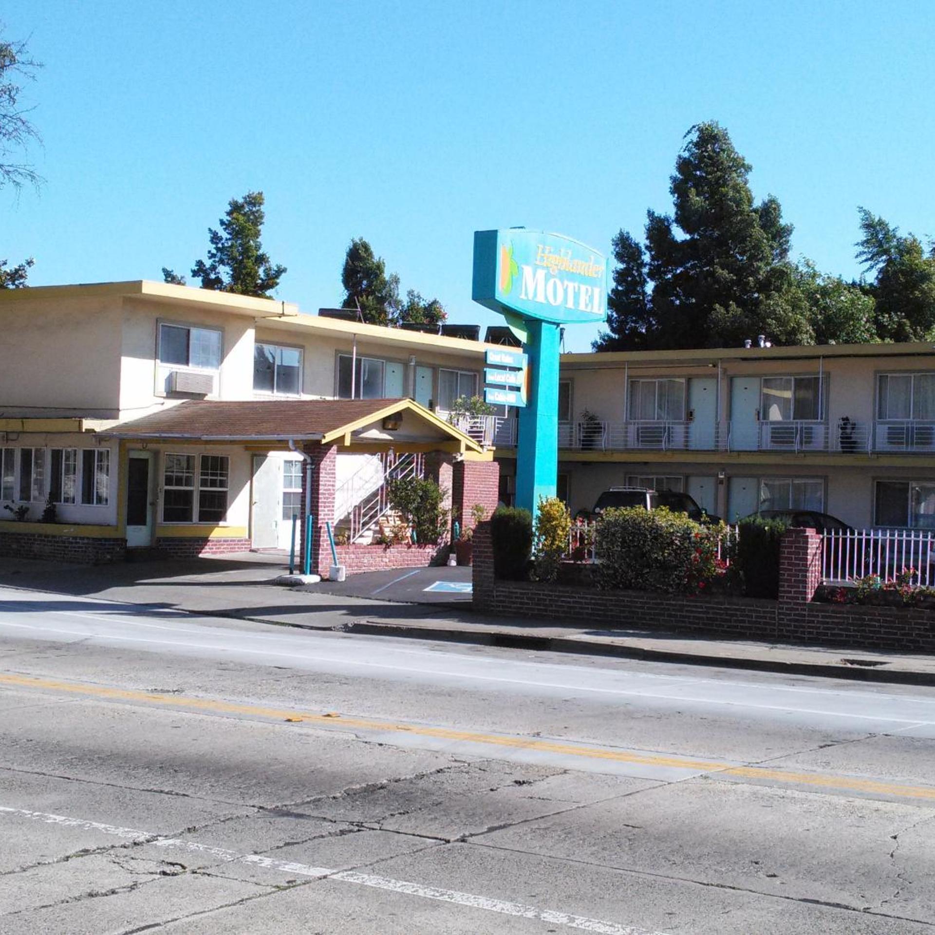 Highlander Motel 45/56