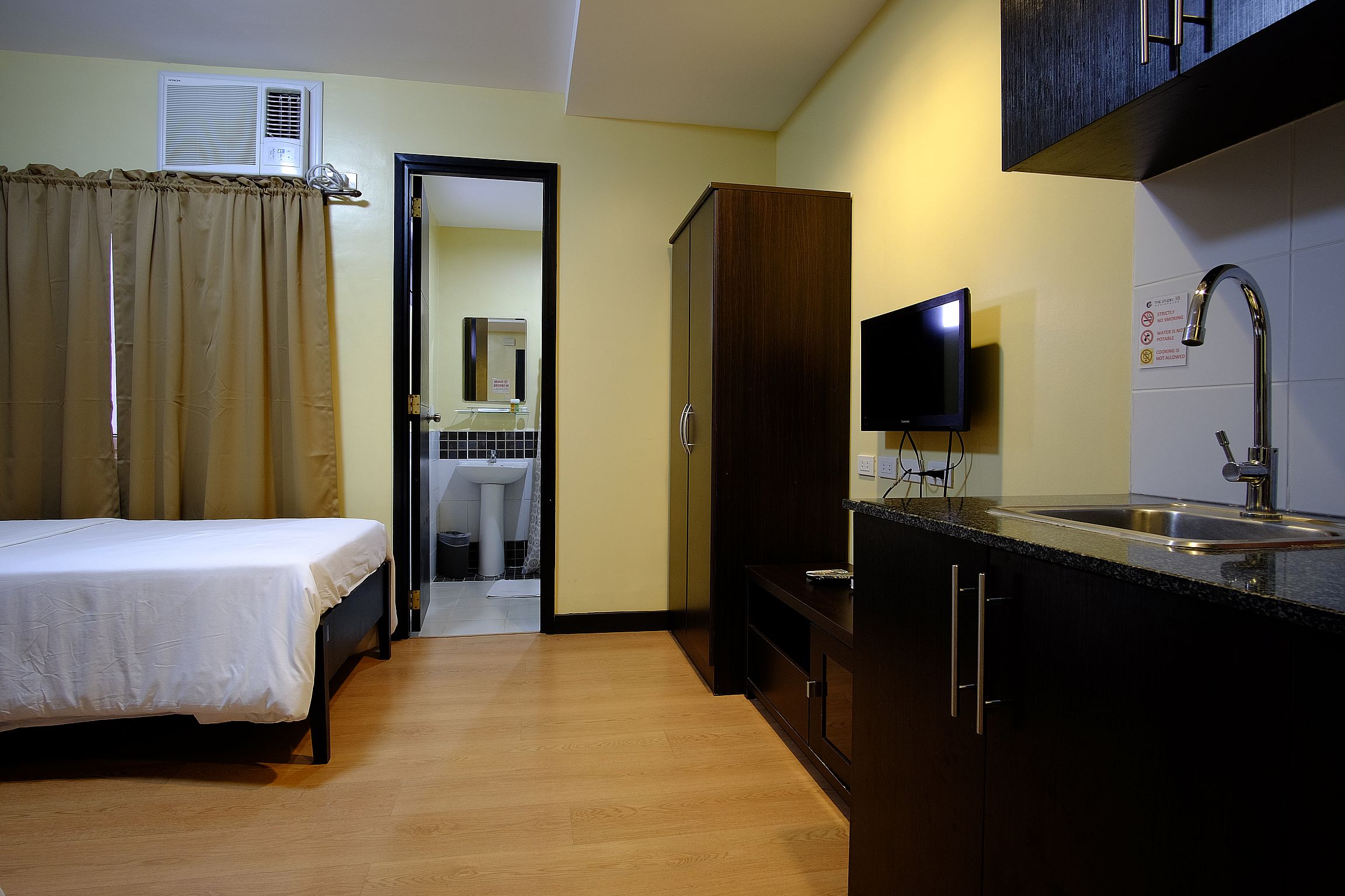 Zen Rooms Ortigas Estancia 8/15
