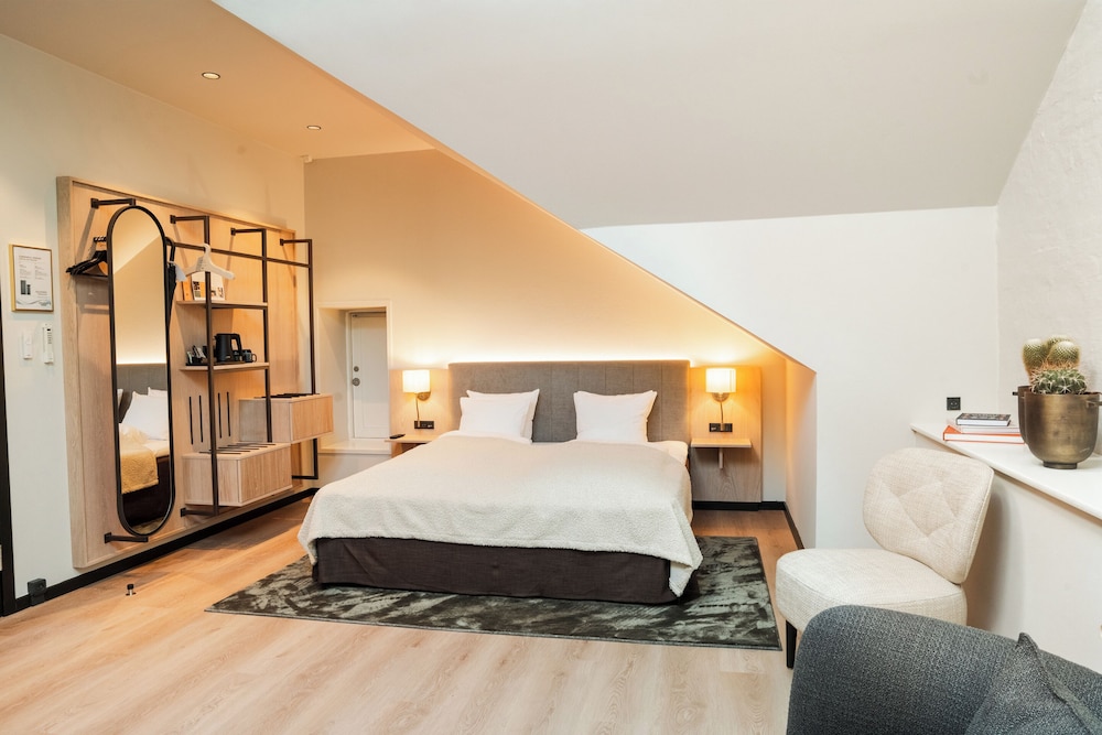 Junior Suite, King Bed