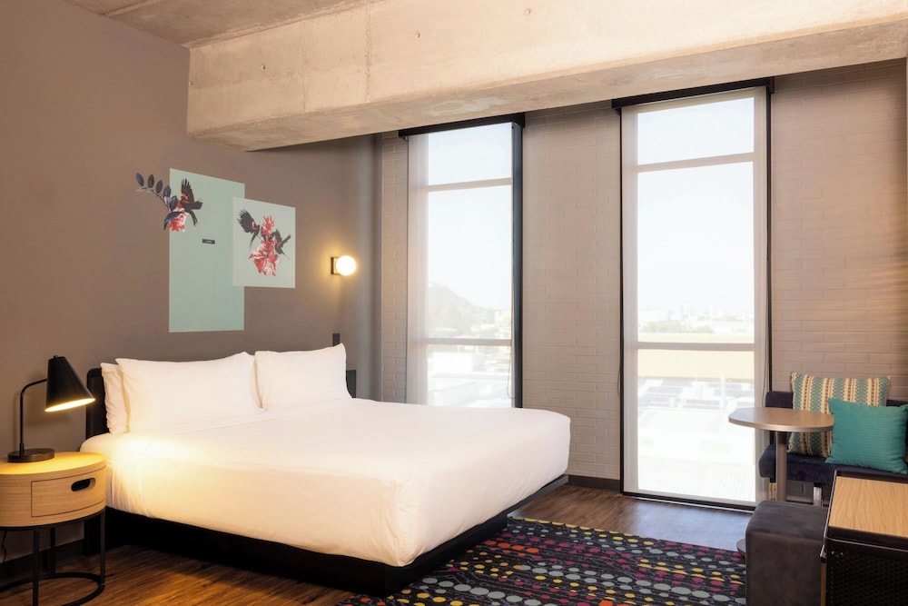 Aloft, King Bed