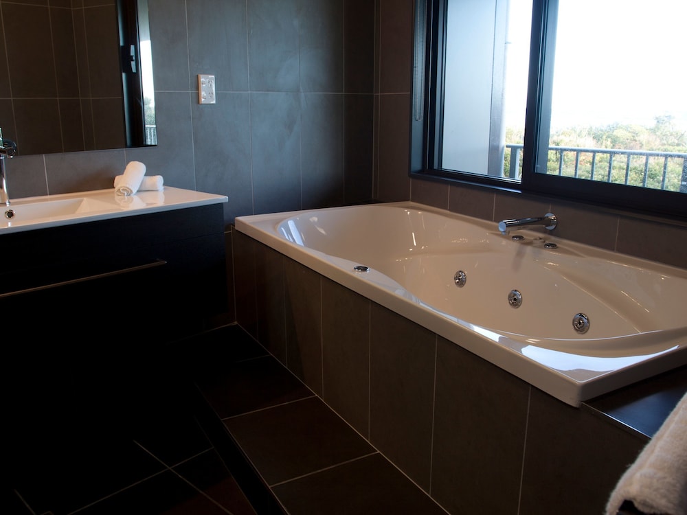 Greymouth Seaside Top 10 Holiday Park 65/71