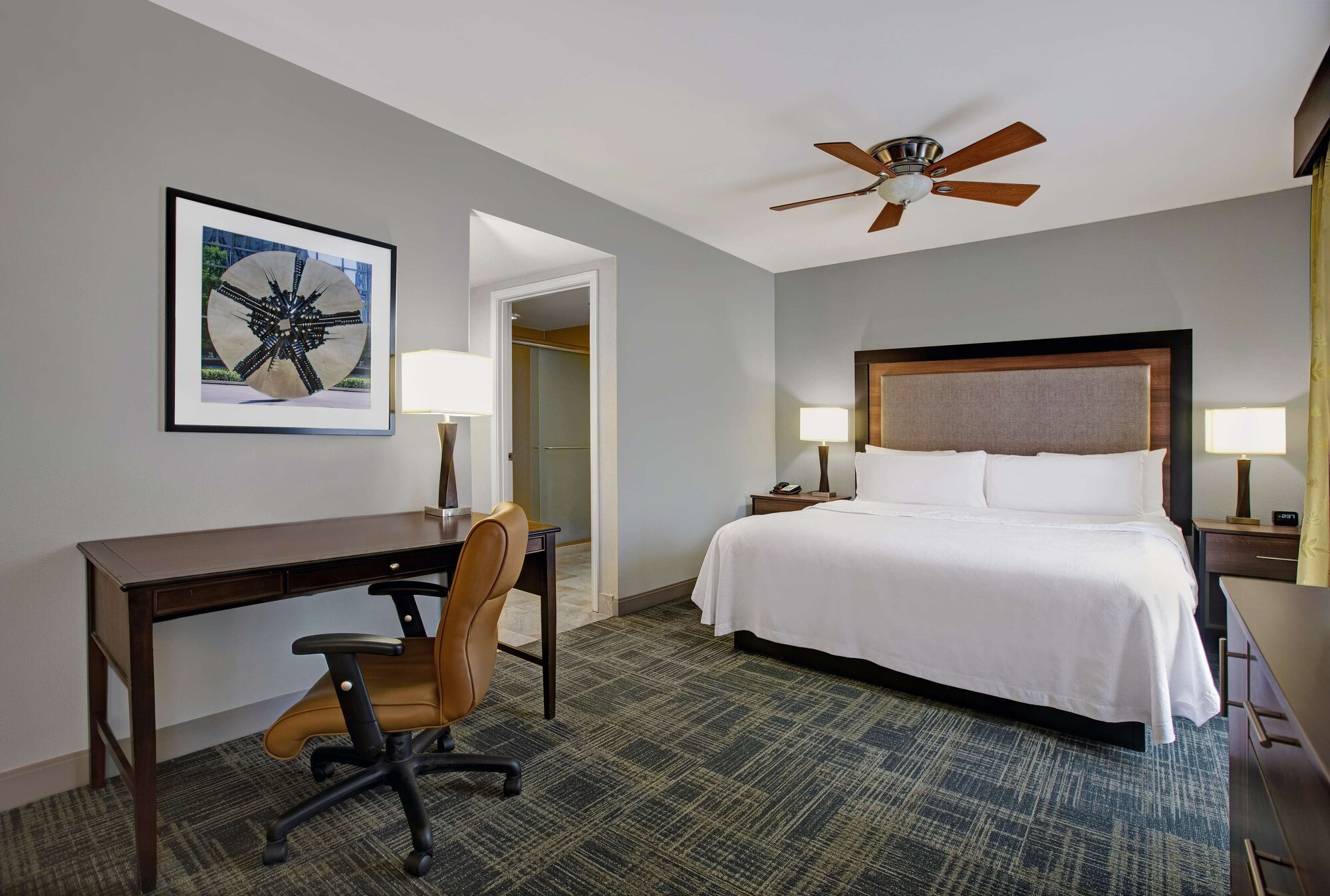 DELUXE, STUDIO, KING BED