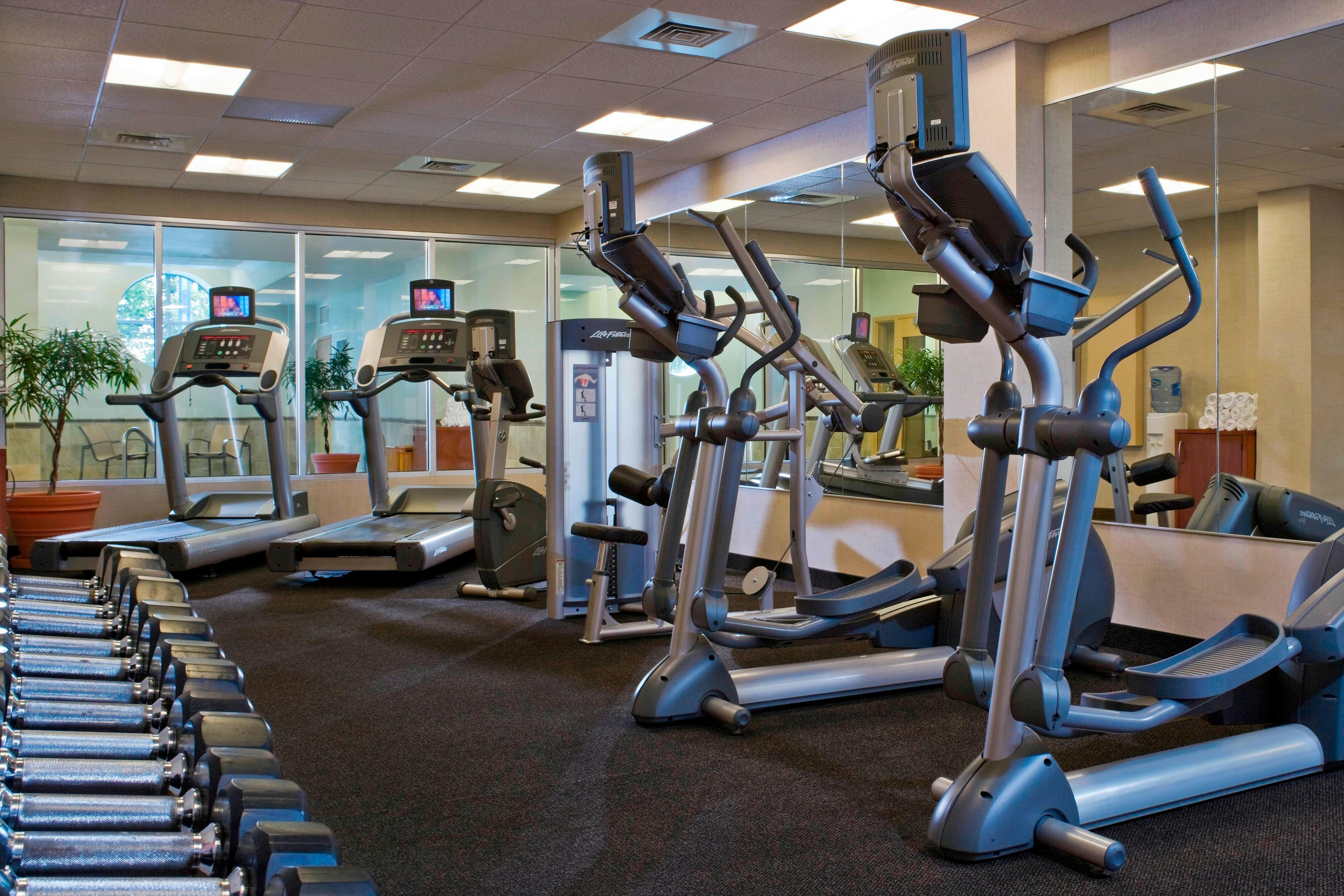 Courtyard Marriott Burlington Harbor 17/48