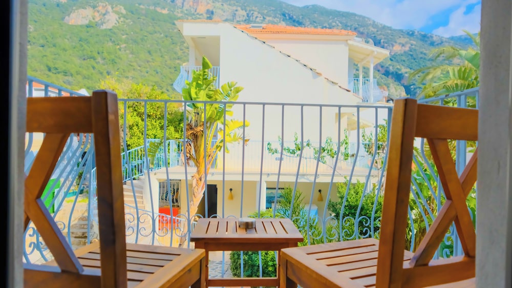 Salonika Suites 34/38