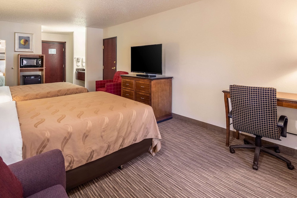 Quality Inn Keystone near Mount Rushmore 22/47