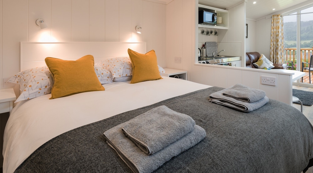 Tayview Lodges 6/50