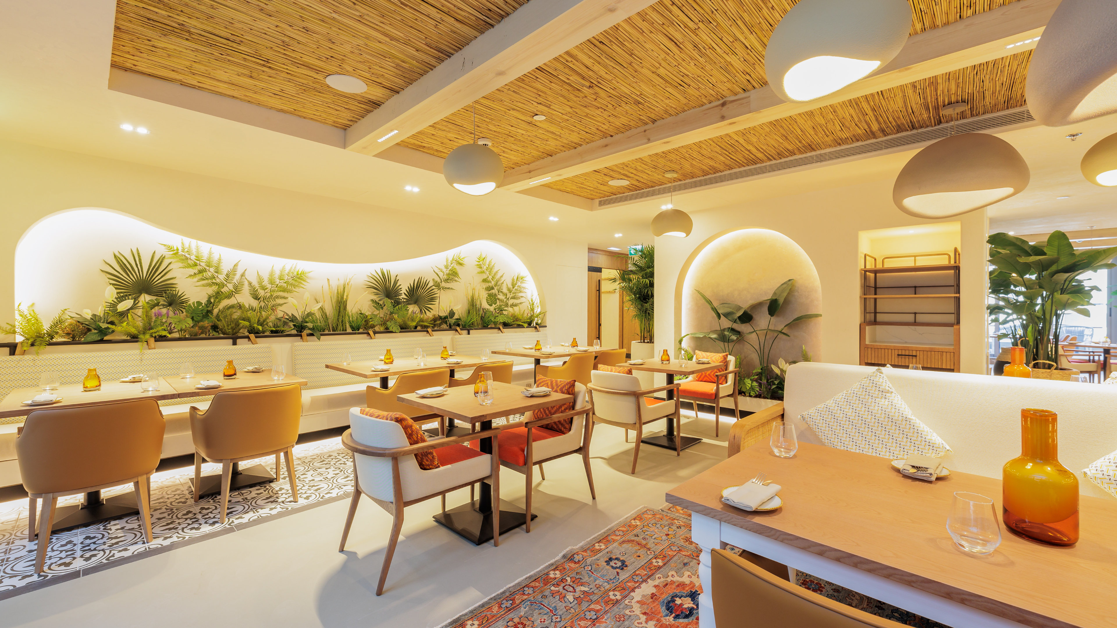 Holiday Inn Dubai Village Circle 19/23
